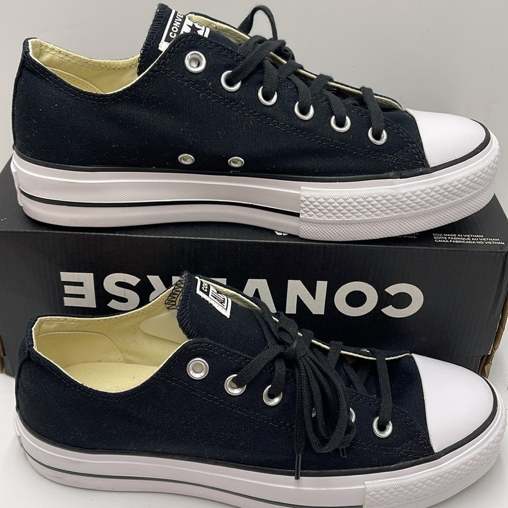 Converse WMNS CTAS LIFT OX
BLACK/WHITE/WHITE 560250C Platforms Sneakers - Picture 4 of 16